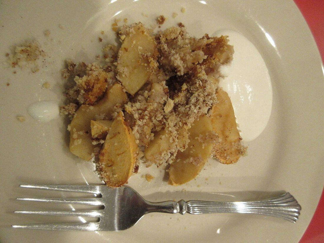 Brown Betty serving (Apple Brown Betty)