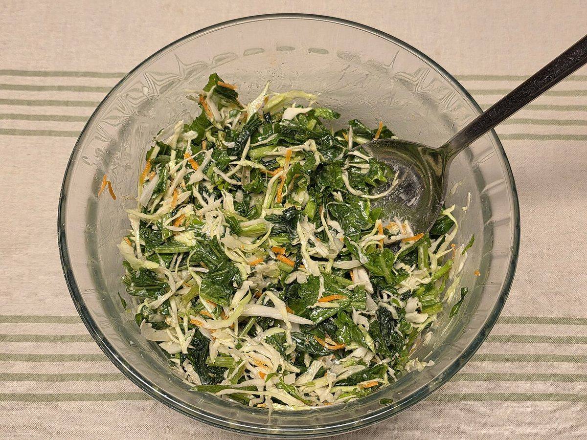 Coleslaw with rocket (arugula) and lemon dressing (Arugula)