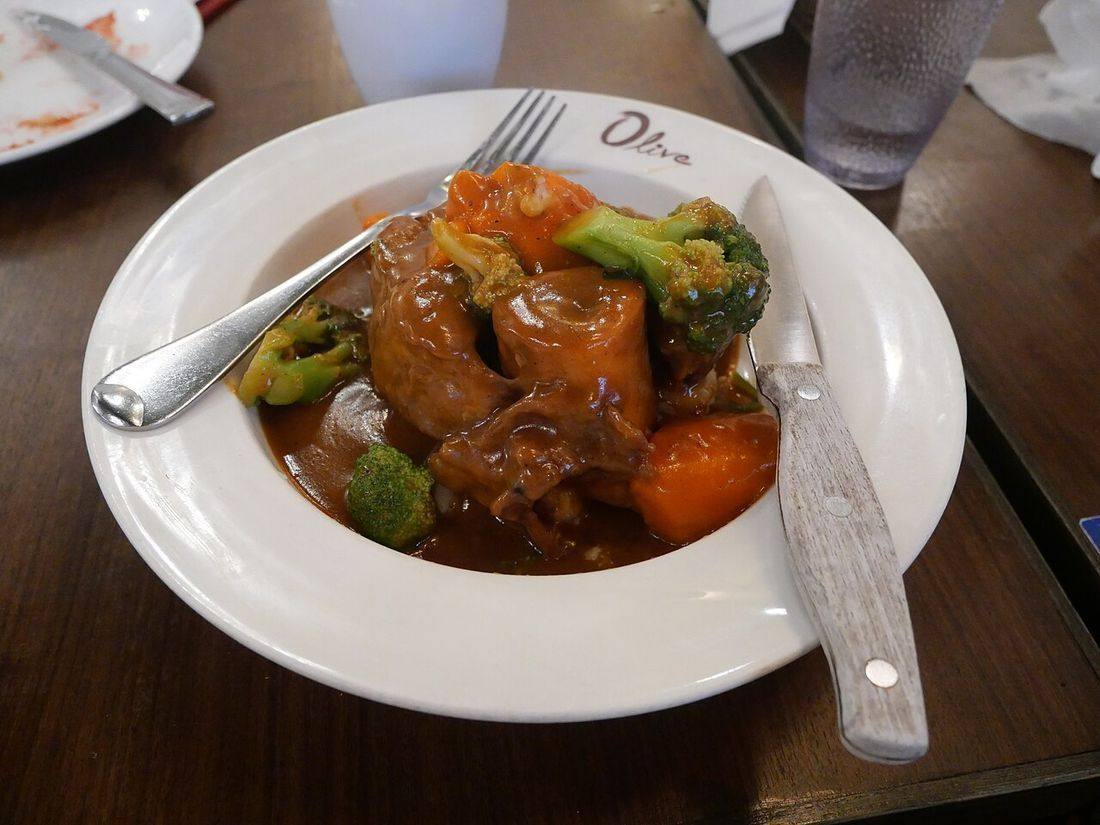 Beef shank with wine sauce in olive