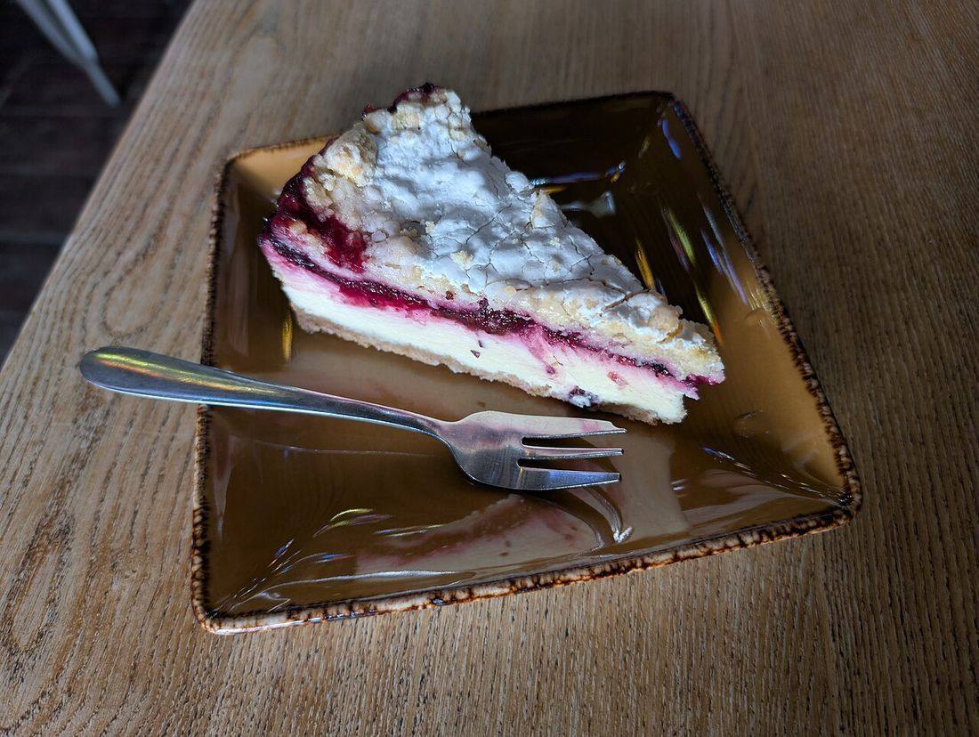 Berry Crumble Cheesecake - Garden Café Brighton 2025-04-07