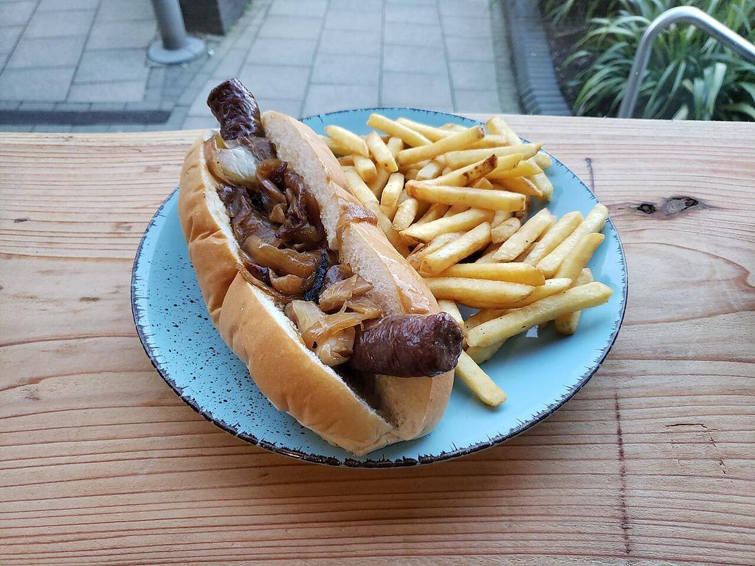 Boerewors roll with fries - African Chow 2024-01-18