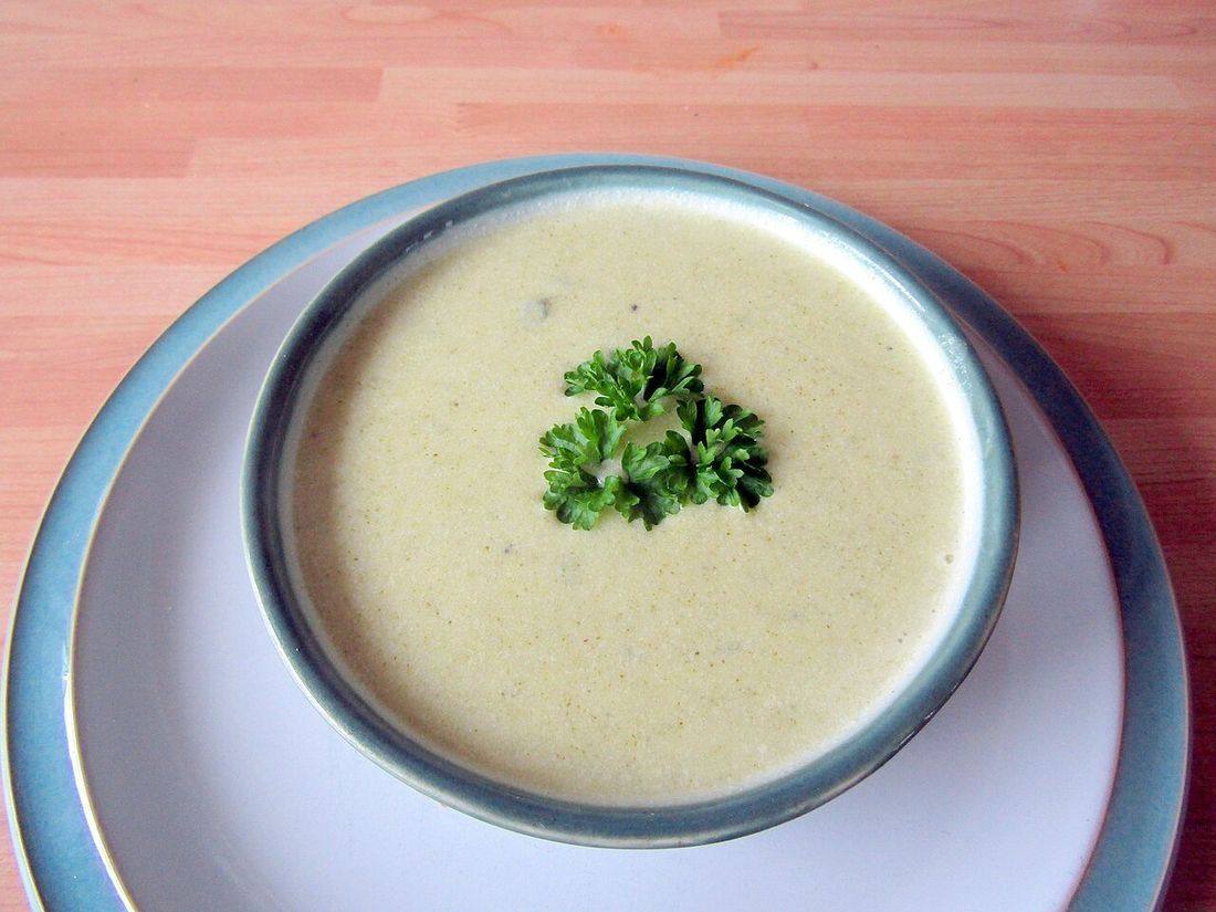 13 Stilton and Broccoli soup, Cromer (Broccoli Stilton Soup)