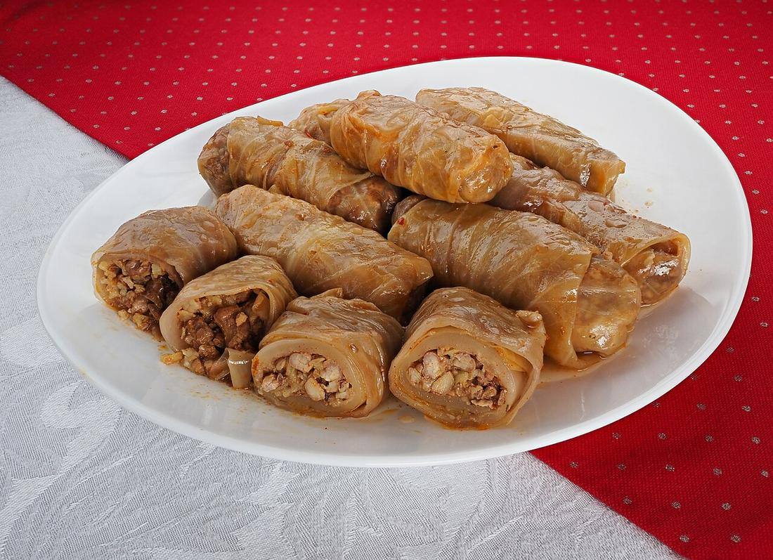 Postna sarma (vegetarian sarma, Cuisine of Serbia) (Cabbage Rolls)