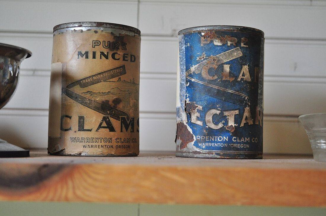 Seaside, OR - Butterfield Cottage-old canned clams 01