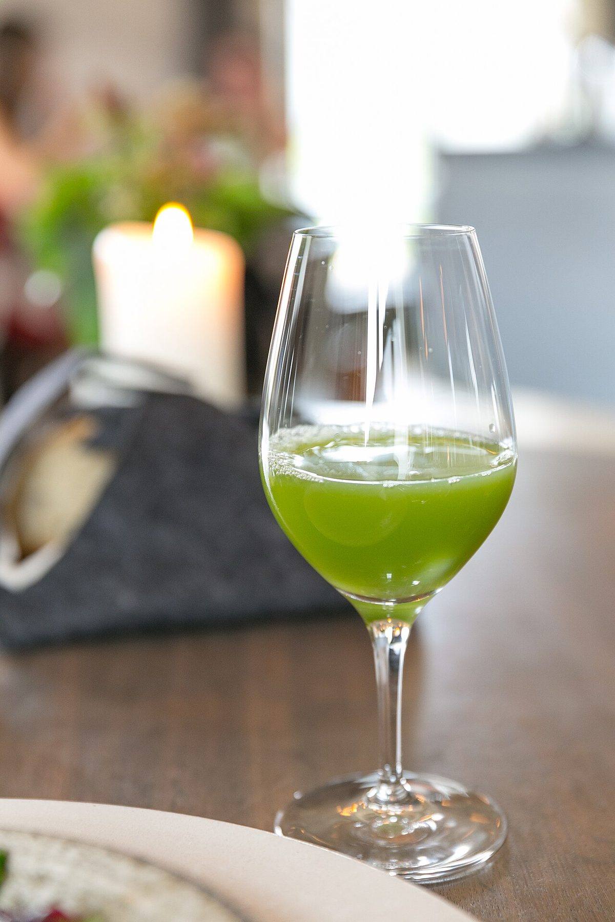 Juice Celery and Seaweed (15297924028) (Celery Juice)
