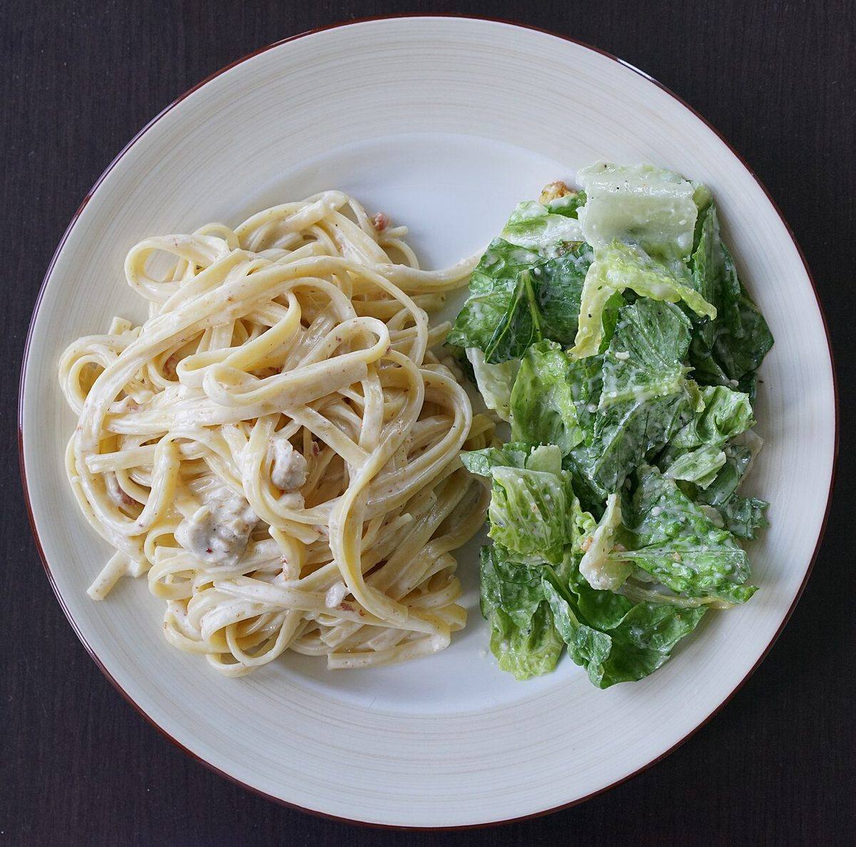 Chicken fettuccine alfredo (Chicken Alfredo)