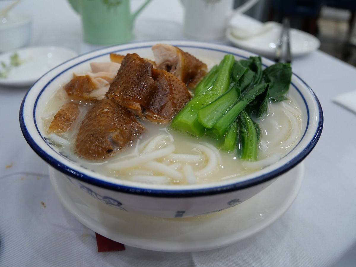 Hainanese Chicken Rice with Radish Soup (Chicken And Rice Soup)