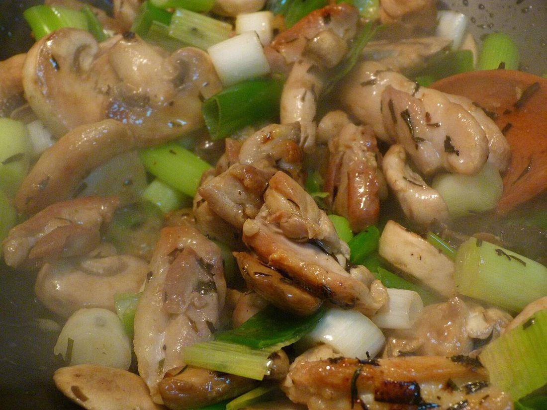 Chicken Chasseur — photograph from Wikimedia Commons