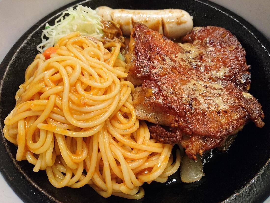 Chicken Fillet and Veal Sausage with Spaghetti in Tomato Sauce (Chicken Spaghetti)