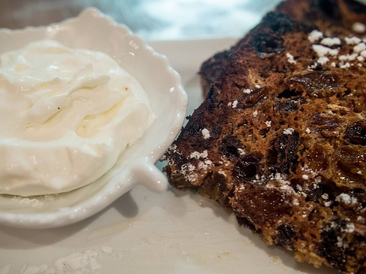 Fresh clotted cream