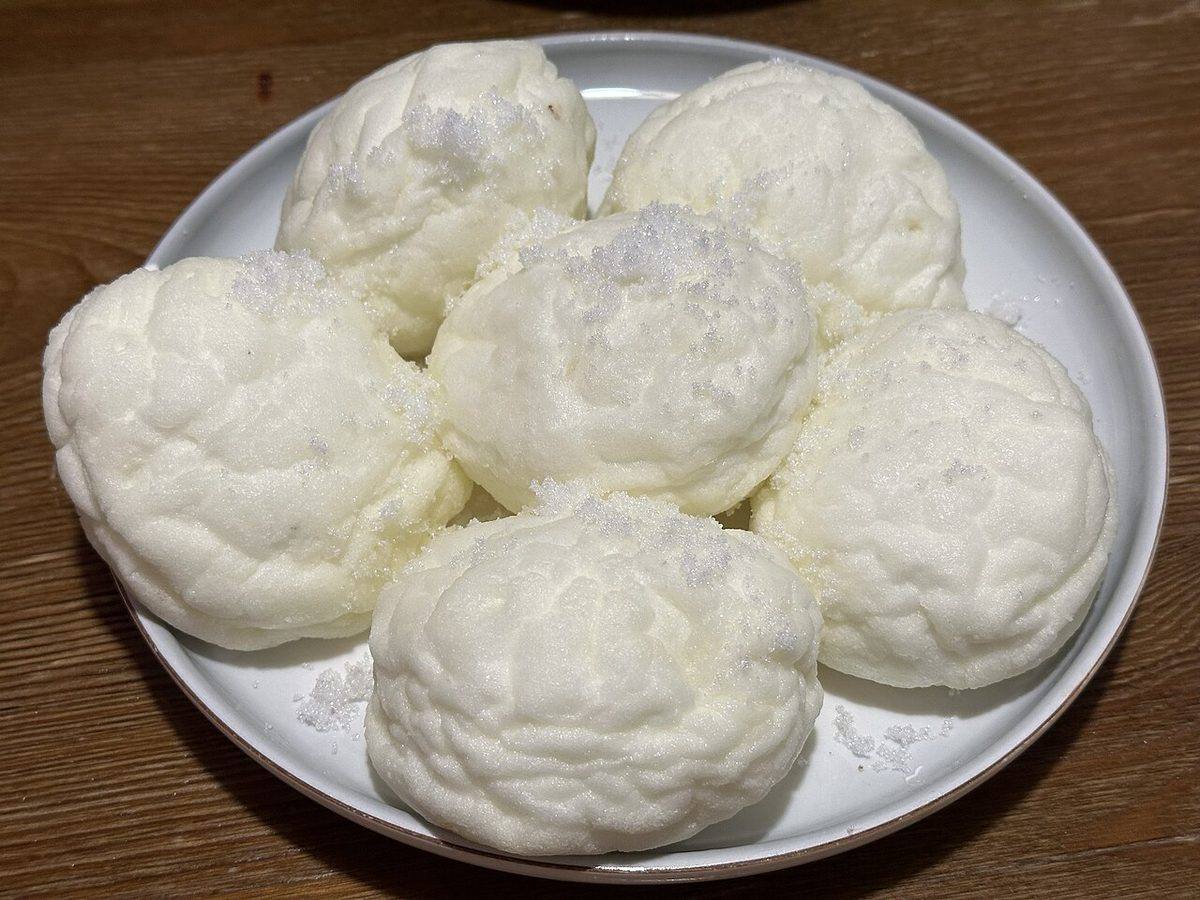 Deep-Fried Egg Whites with Red Bean Paste (Xue Mian Dousha) (Egg Whites)