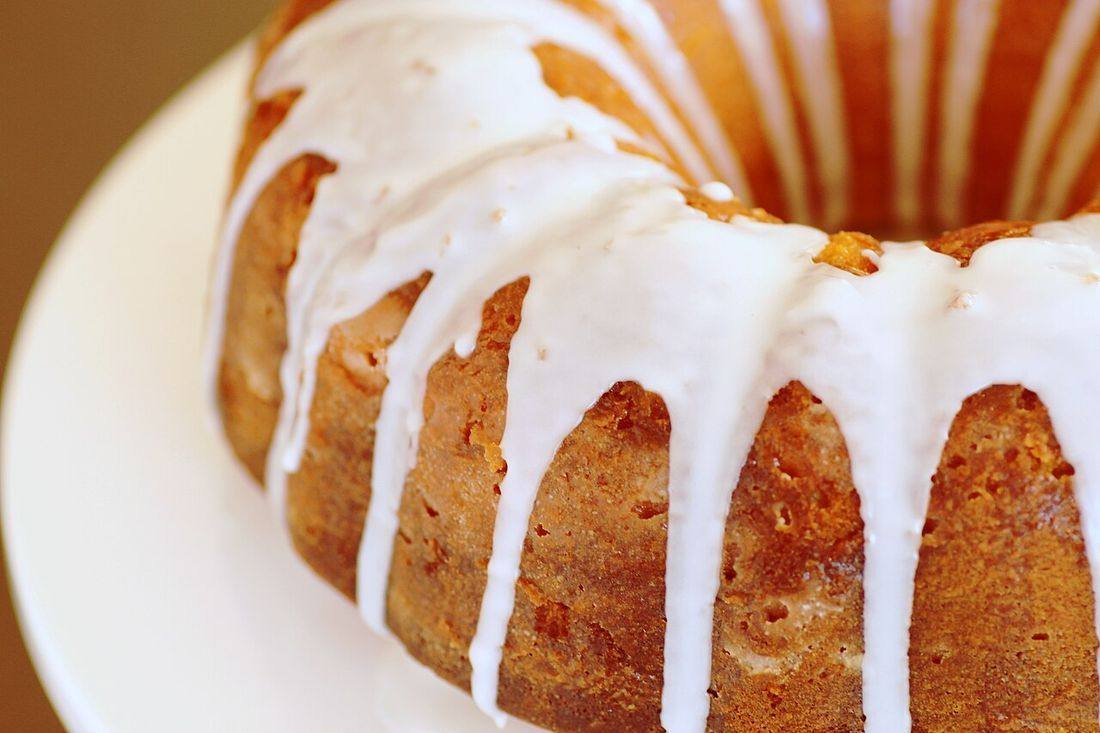 Lemon bundt cake (2), January 2010 (Frosting)