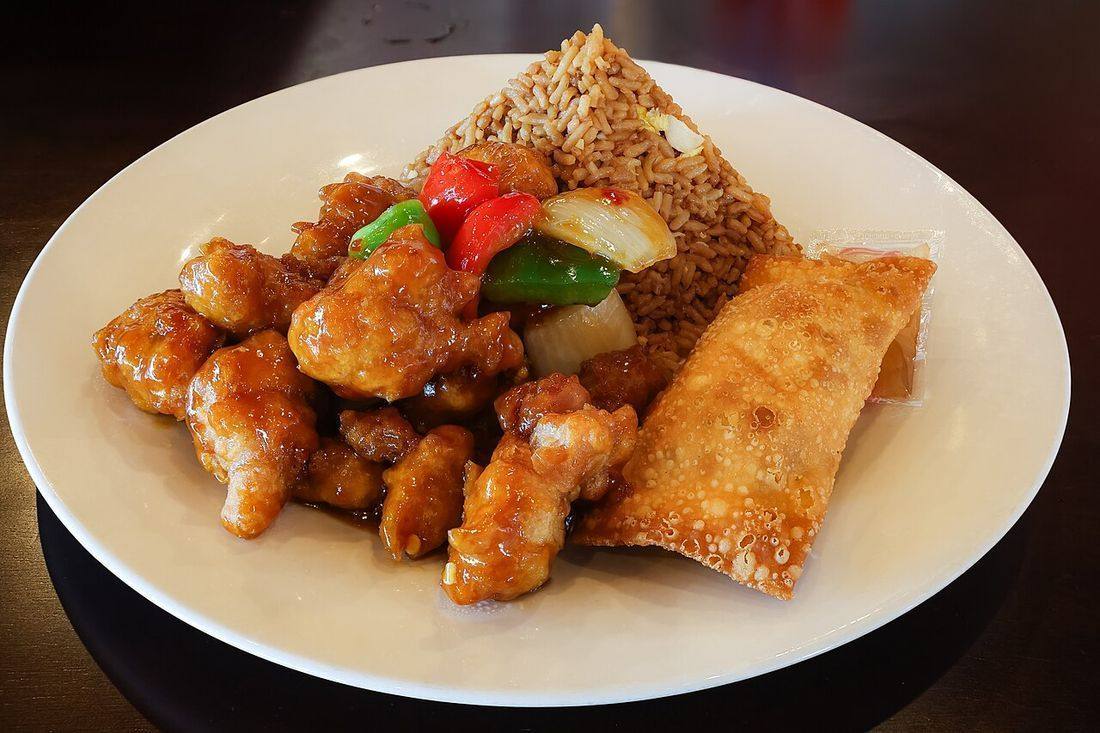 General Tso's Chicken, The Great Wall Bar & Restaurant, Tilbury, Ontario, 2026-09-07 01 (General Tsos Chicken)