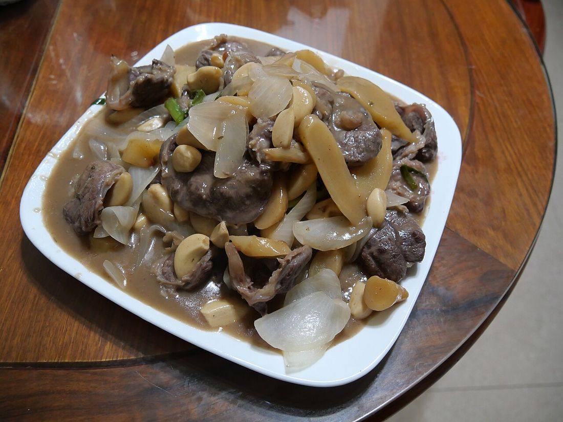 A Beef dishes with ginger and garlic at home (Ginger Beef)