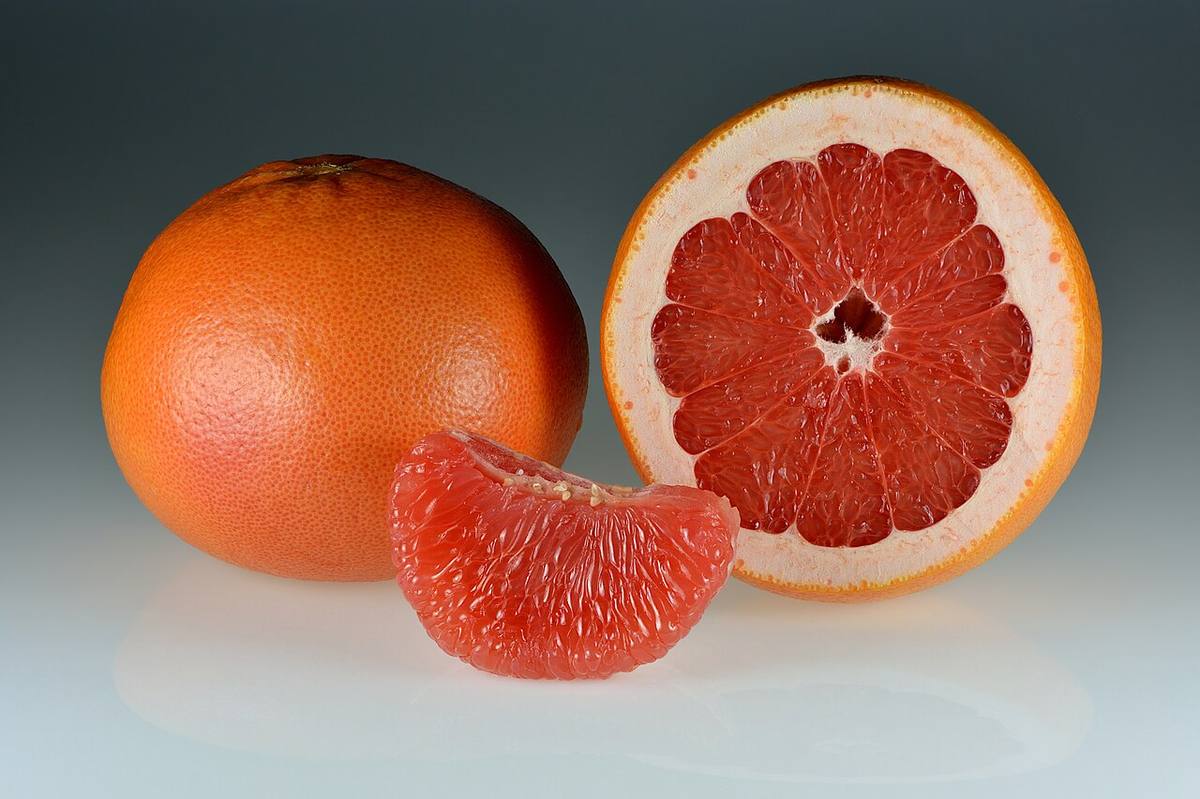 Pomelo fruit (Grapefruit)