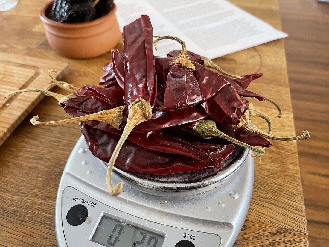 Making pozole - February 2023 - Sarah Stierch 02 (Guajillo Chiles)
