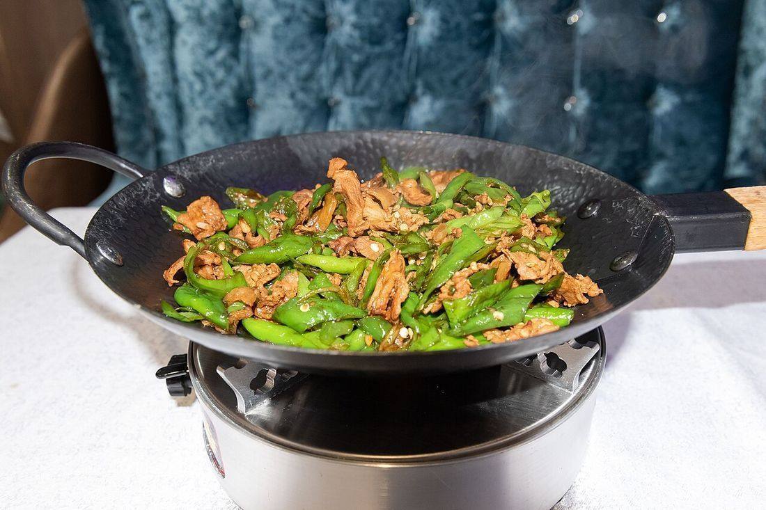 Lajiao Chaorou at Xiangzhongyuan Hunan Cuisine, Beijing (Hunan Chicken)