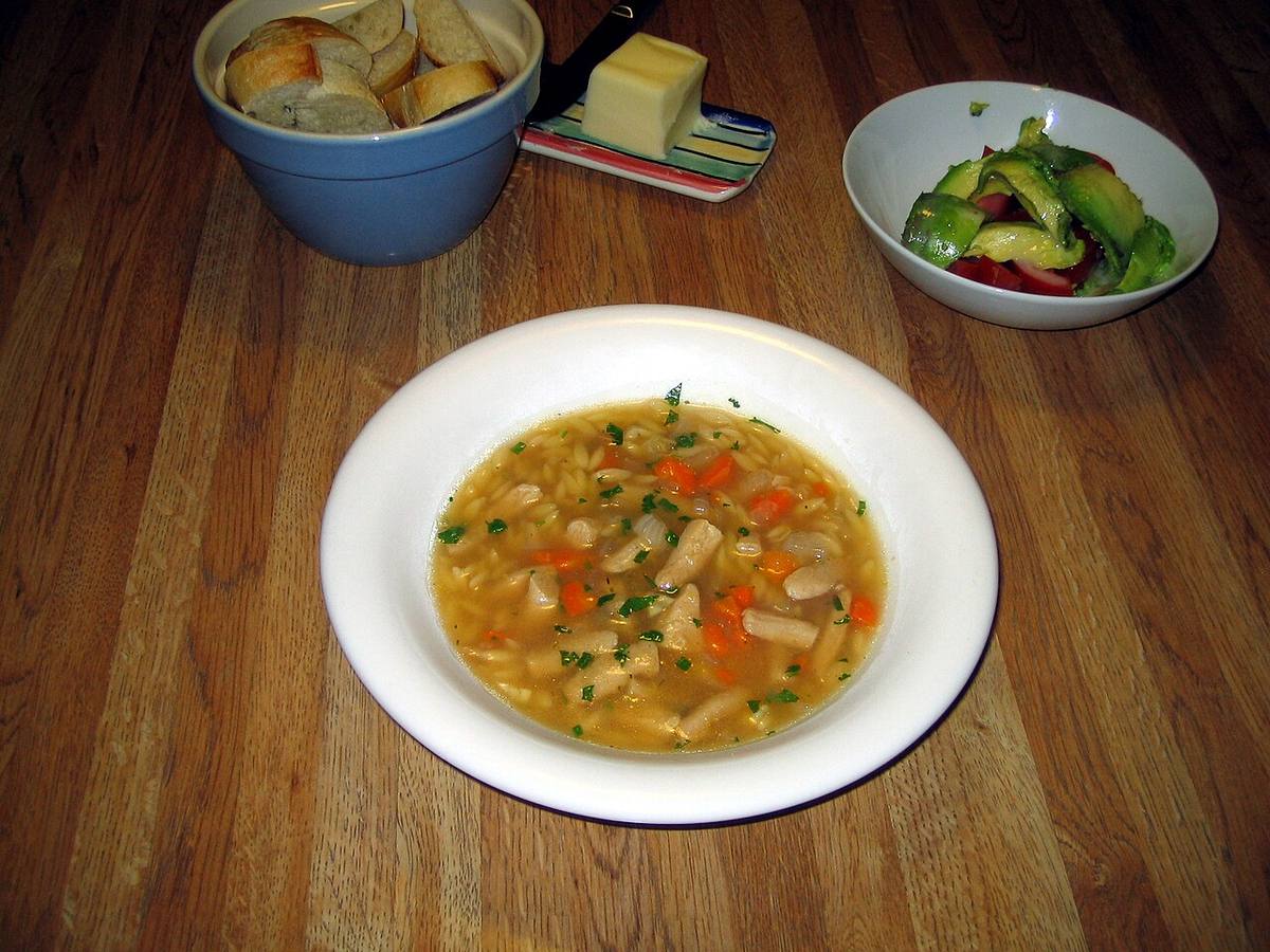 Chicken and sehriye soup (Lemon Chicken Orzo Soup)