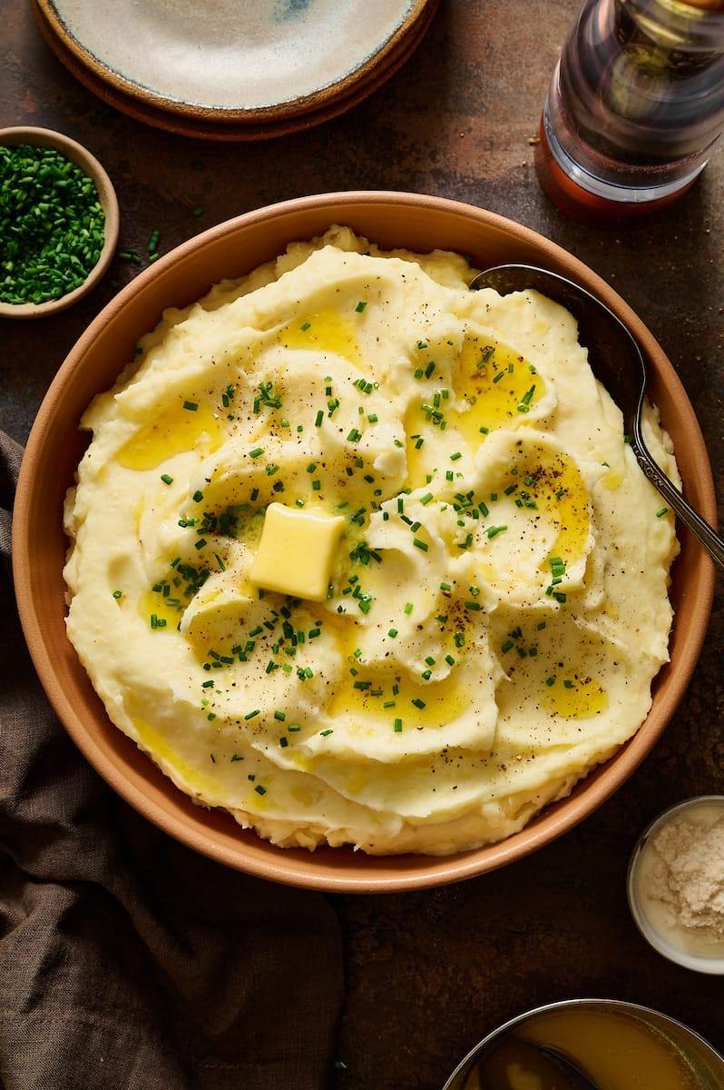 Bowl of mashed potatoes