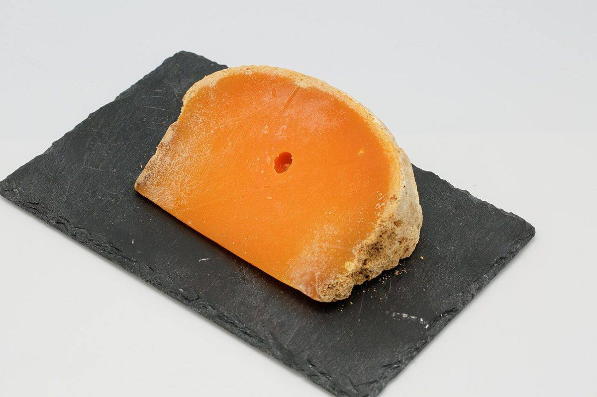 WikiCheese - Mimolette extra vieille 01 (Mimolette)