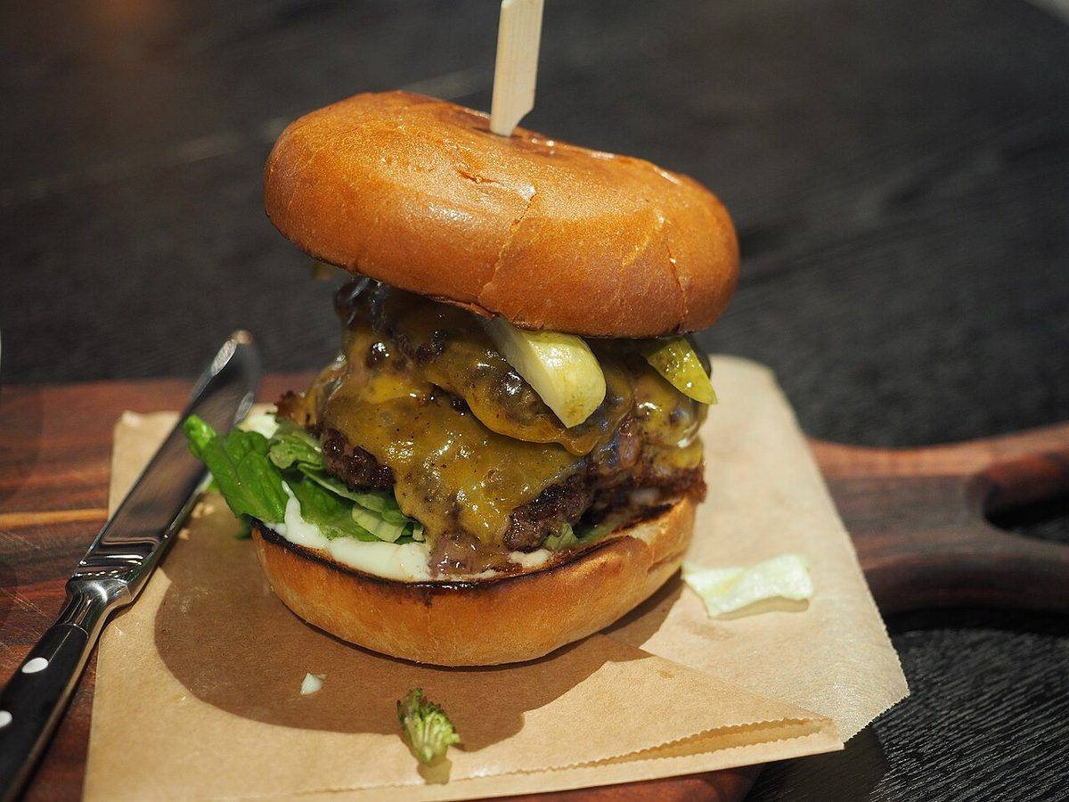 Moose hamburger at Mari's Treehouse (Moose)