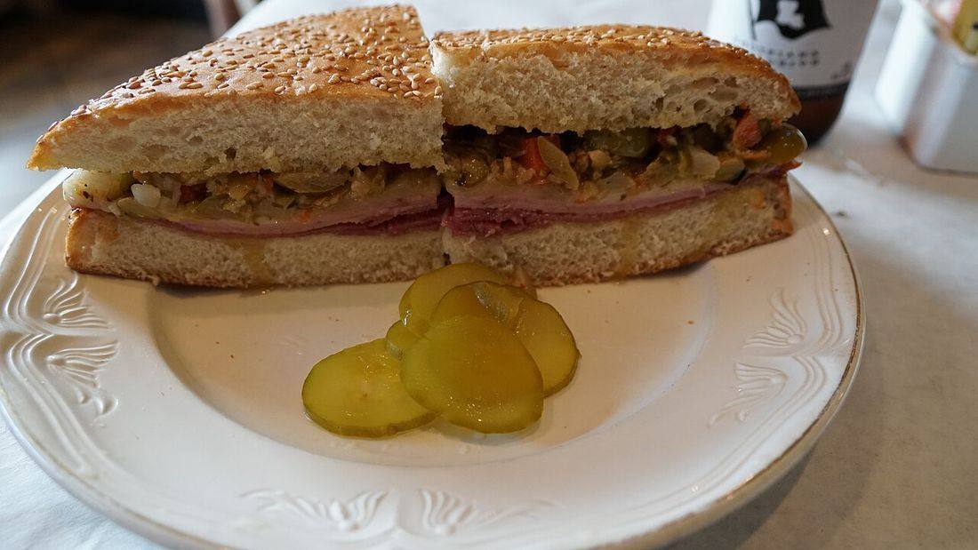 Half Muffuletta 2017-02-21 New Orleans (Muffaletta)