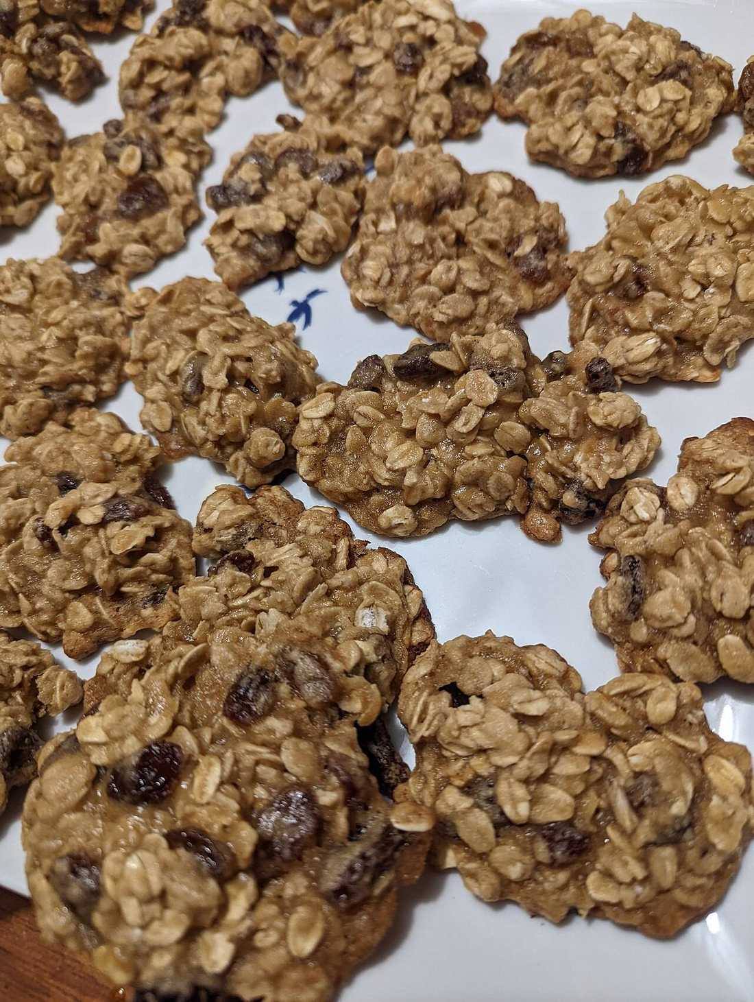 Oatmeal cookies on a plate (Oatmeal Raisin Cookies)