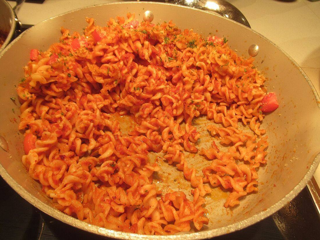 Pasta alla puttanesca (Pasta Puttanesca)