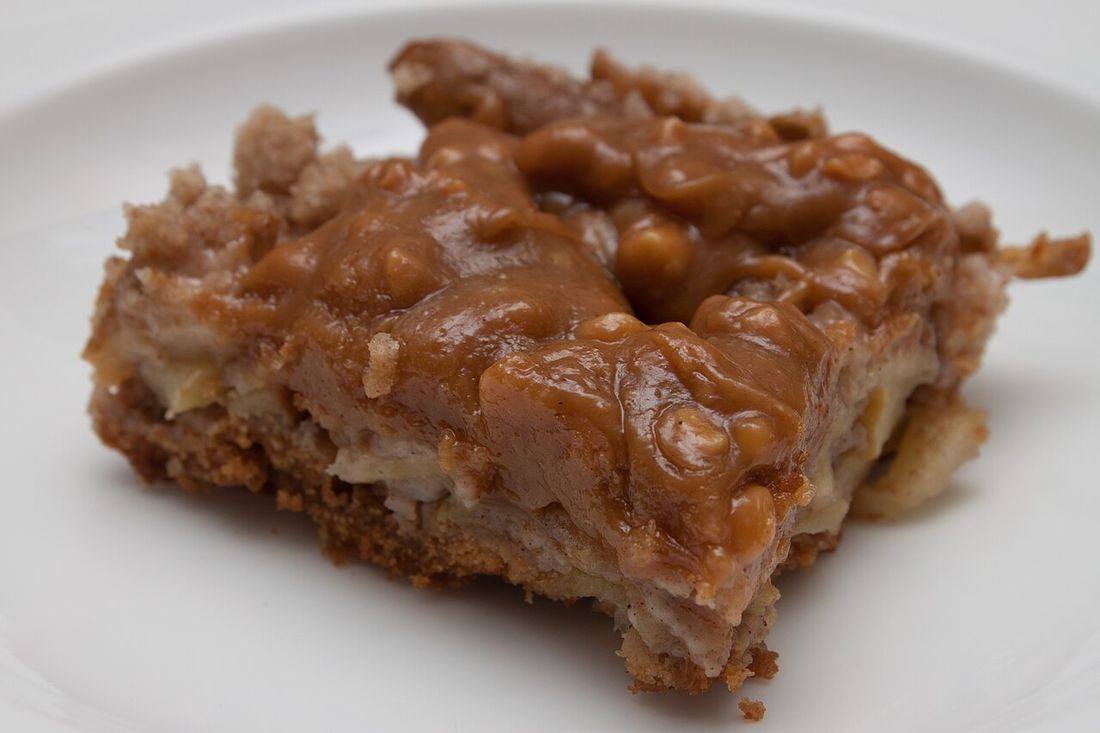 Apple peanut butter caramel bars (Peanut Butter Bars)
