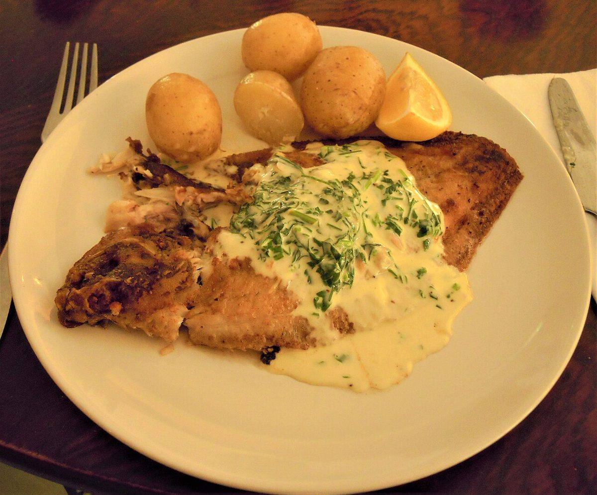 -2014-08-05 Grilled Plaice with creamy herb sauce, Cromer (Plaice)