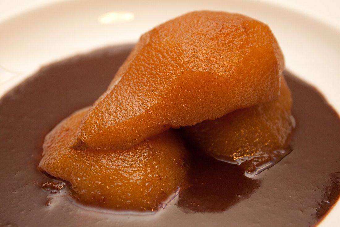Tea poached pears in chocolate sauce