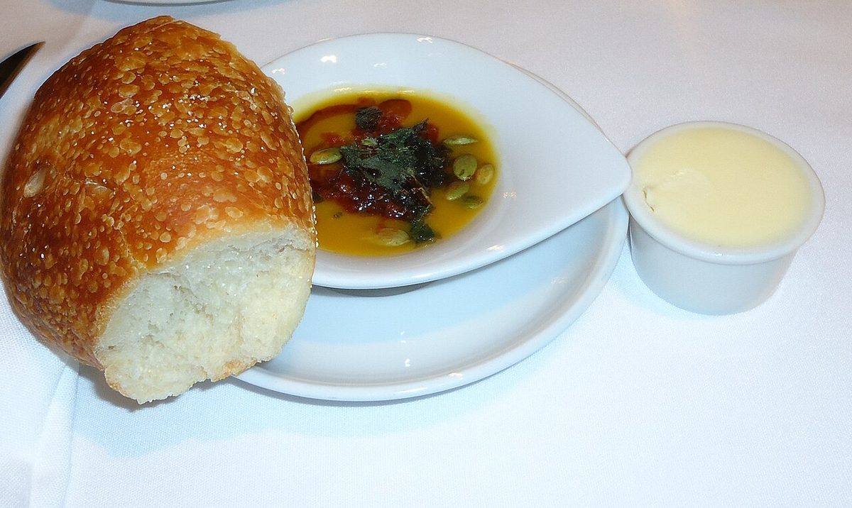 Gfp-bread-with-pumpkin-dipping-sauce (Pumpkin Butter)