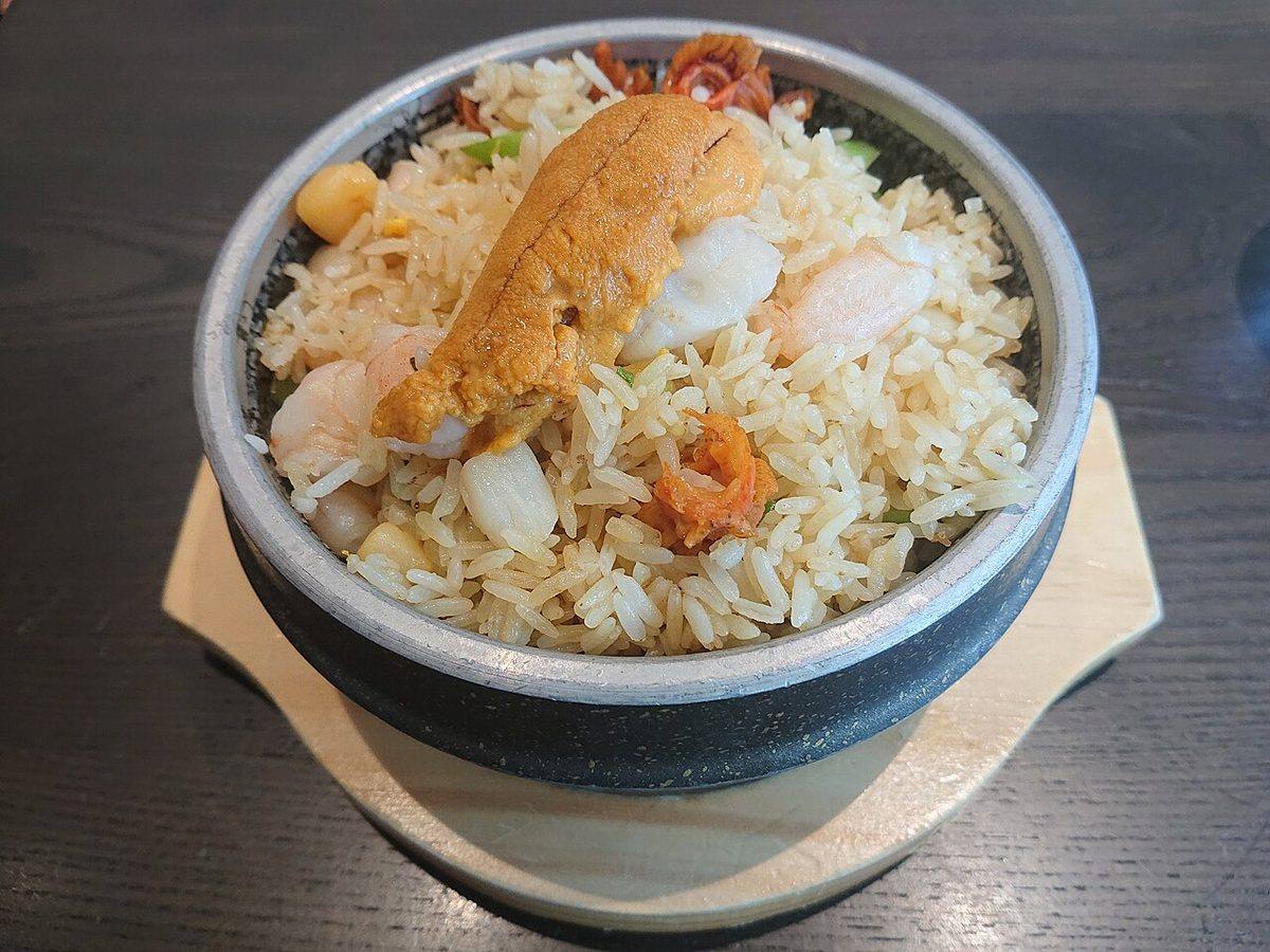 Sea Urchin & Seafood Rice in Stone Pot (Sea Urchin)
