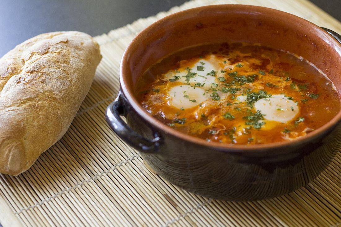 Shakshuka — photograph from Wikimedia Commons