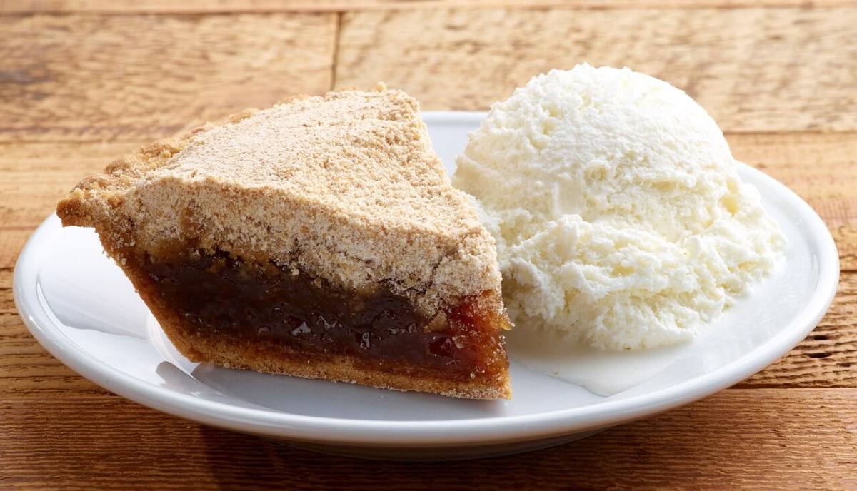 Shoofly Pie — photograph from Wikimedia Commons