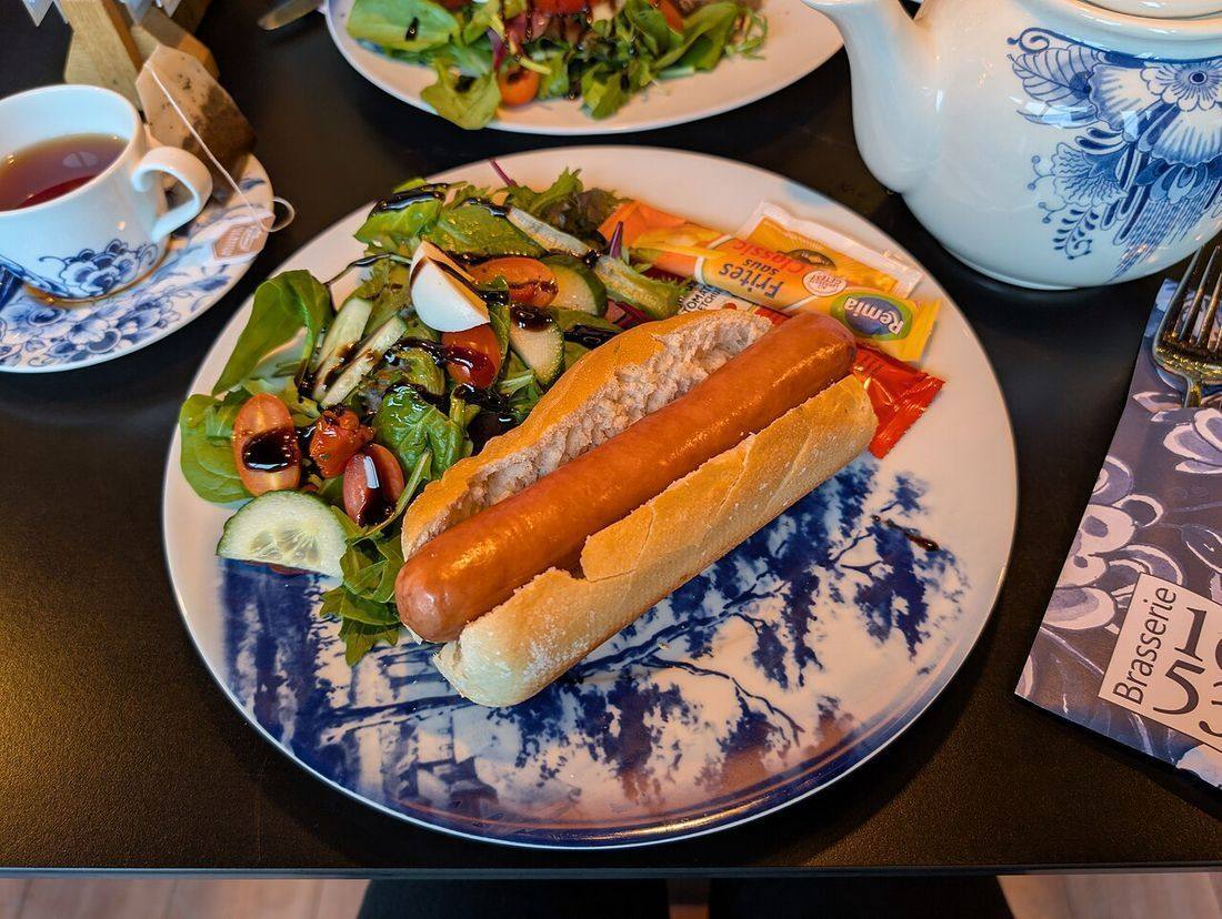 White baguette with a warm smoked sausage - Brasserie1653, Royal Delft Museum 2024-12-02