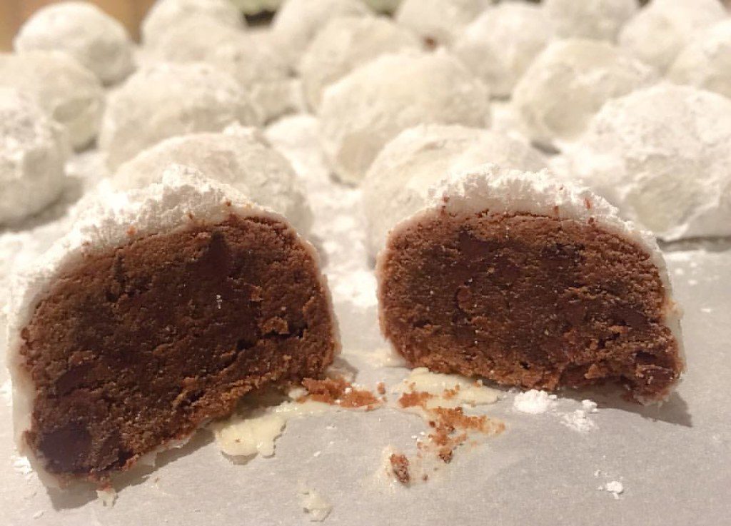 Double chocolate snowball cookies. #baker #cookies #chocolate #yummy (Snowball Cookies)