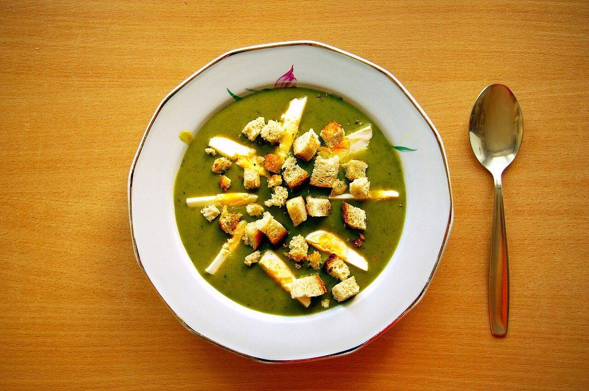 Sorrel soup with egg and croutons (Zupa szczawiowa z jajkiem i grzankami) (Sorrel Soup)