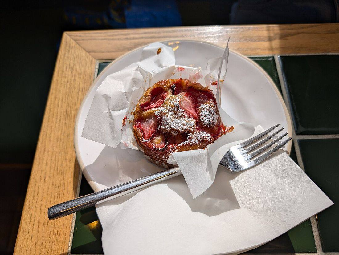 Strawberry & Ricotta Cake - GAIL's 2025-07-14 (Sponge Cake)