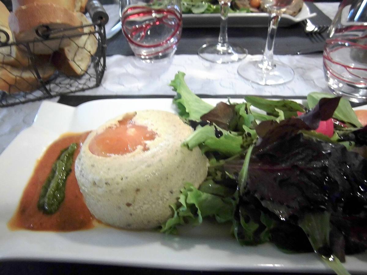 Beaumes-de-Venise Papeton d'aubergine et mesclun de salade (Spring Mix)
