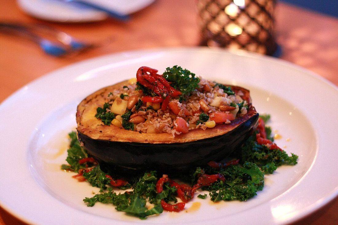 Stuffed Acorn Squash — photograph from Wikimedia Commons