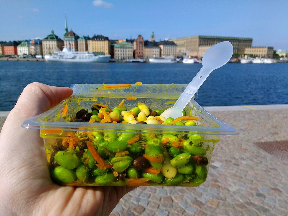 Laab Tao-Hu Hed Saam Yaang (Three Bean Salad)
