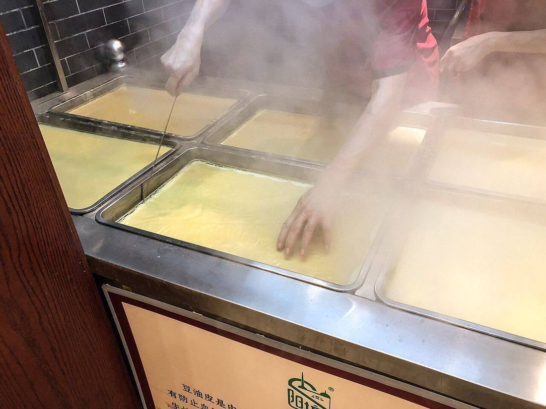 The making of a tofu skin
