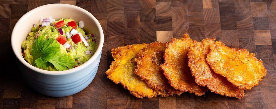 Tostones — photograph from Wikimedia Commons