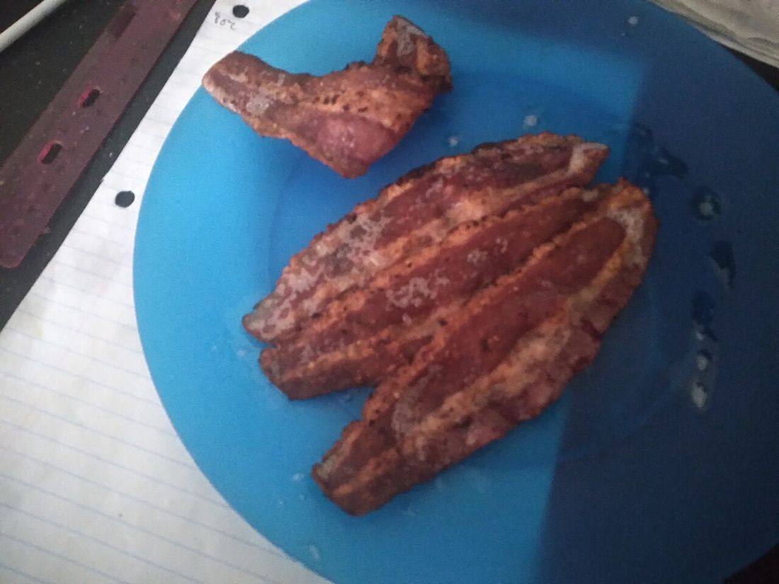 Four strips of bacon (Turkey Bacon)